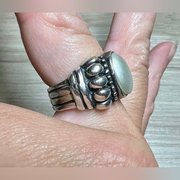 Vintage Native American Sterling Silver Pebbled Pearl Cabochon Ring, Size 8 - Picture 12 of 15